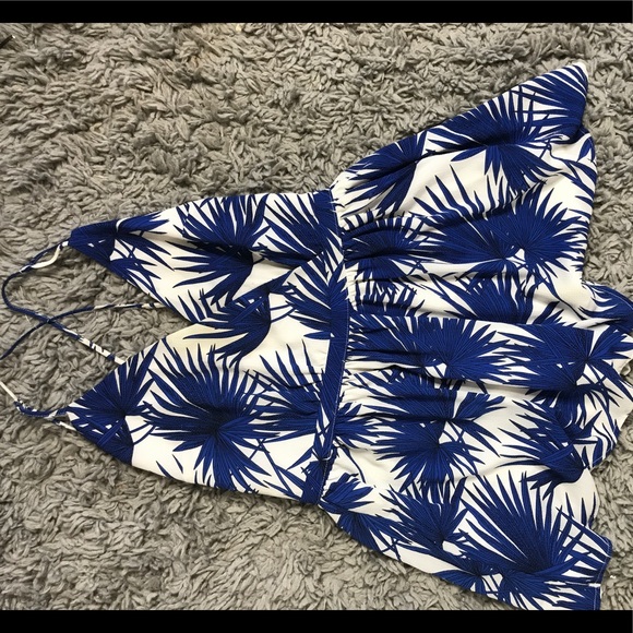 A blue and white romper - Picture 5 of 5